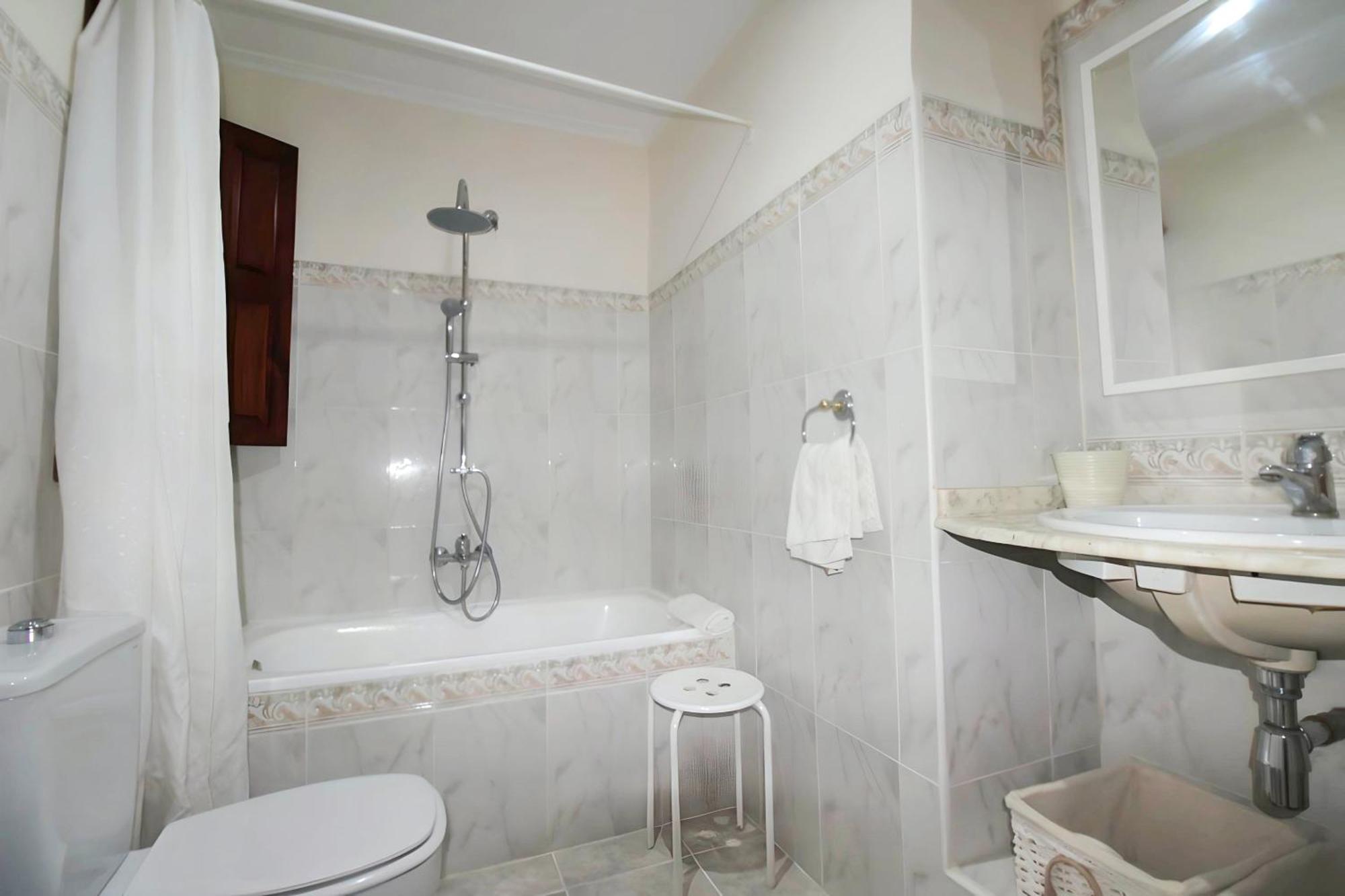 Apartamento Reformado Cerca De La Plaza Redonda Valencia Luaran gambar