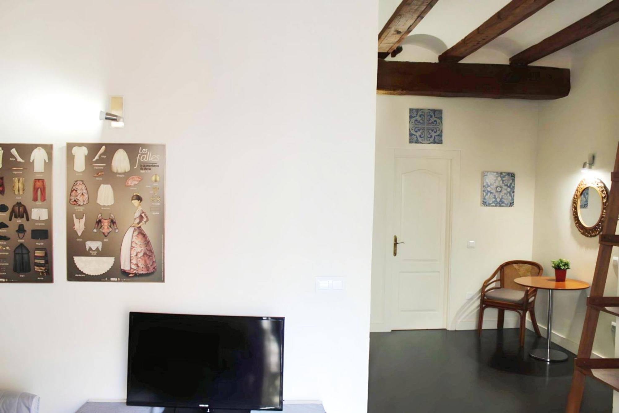 Apartamento Reformado Cerca De La Plaza Redonda Valencia Luaran gambar