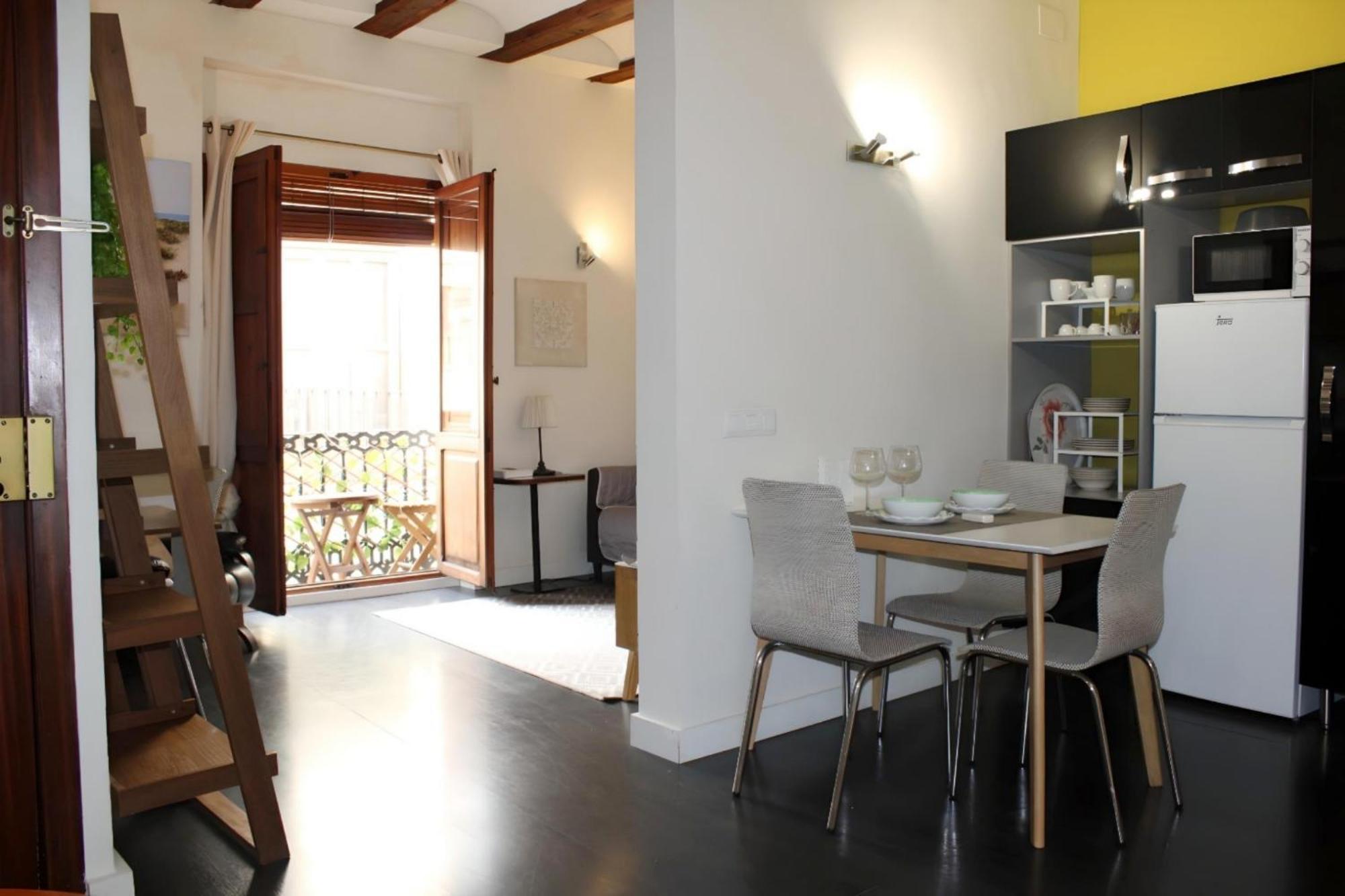 Apartamento Reformado Cerca De La Plaza Redonda Valencia Luaran gambar