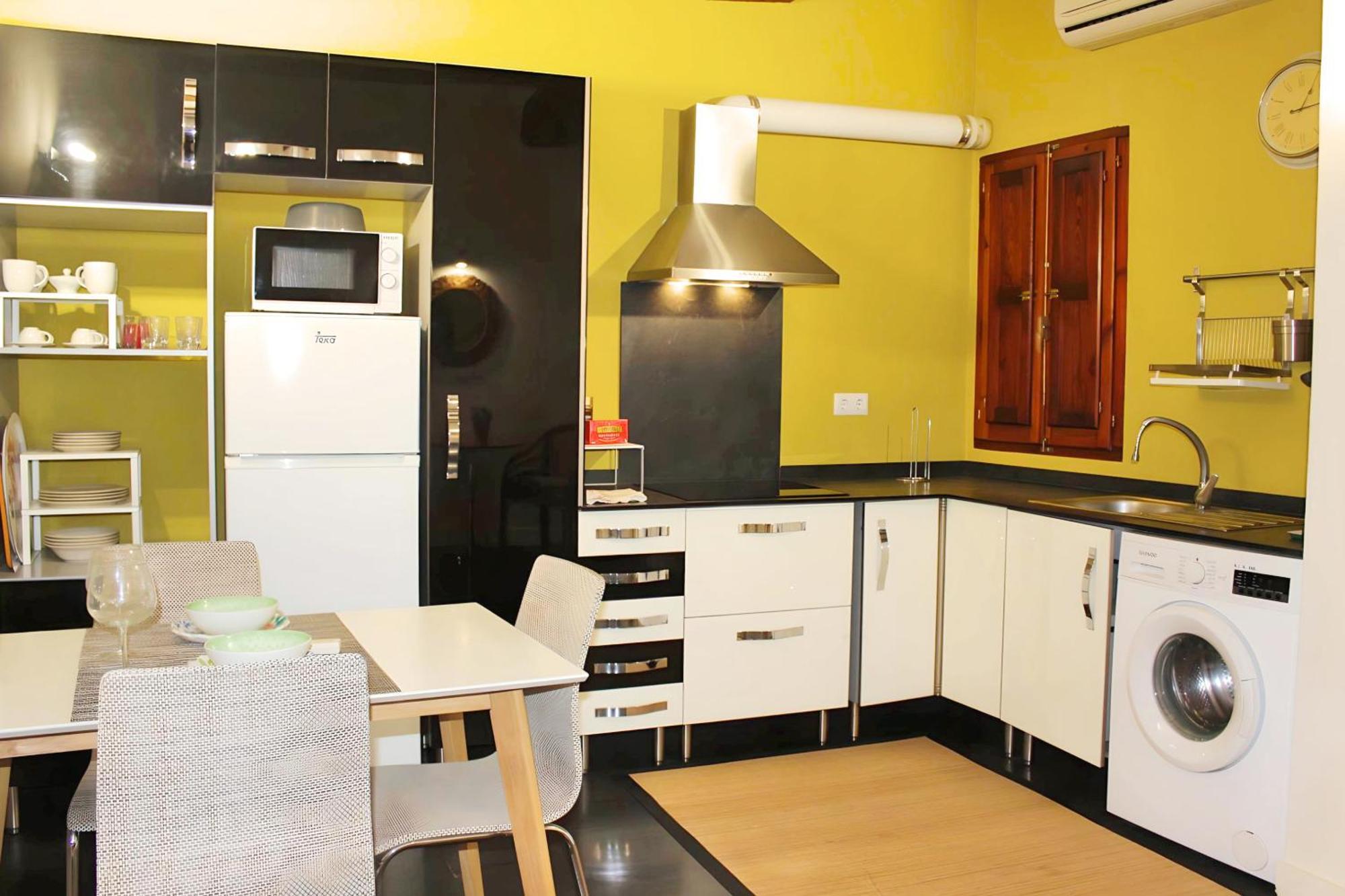 Apartamento Reformado Cerca De La Plaza Redonda Valencia Luaran gambar