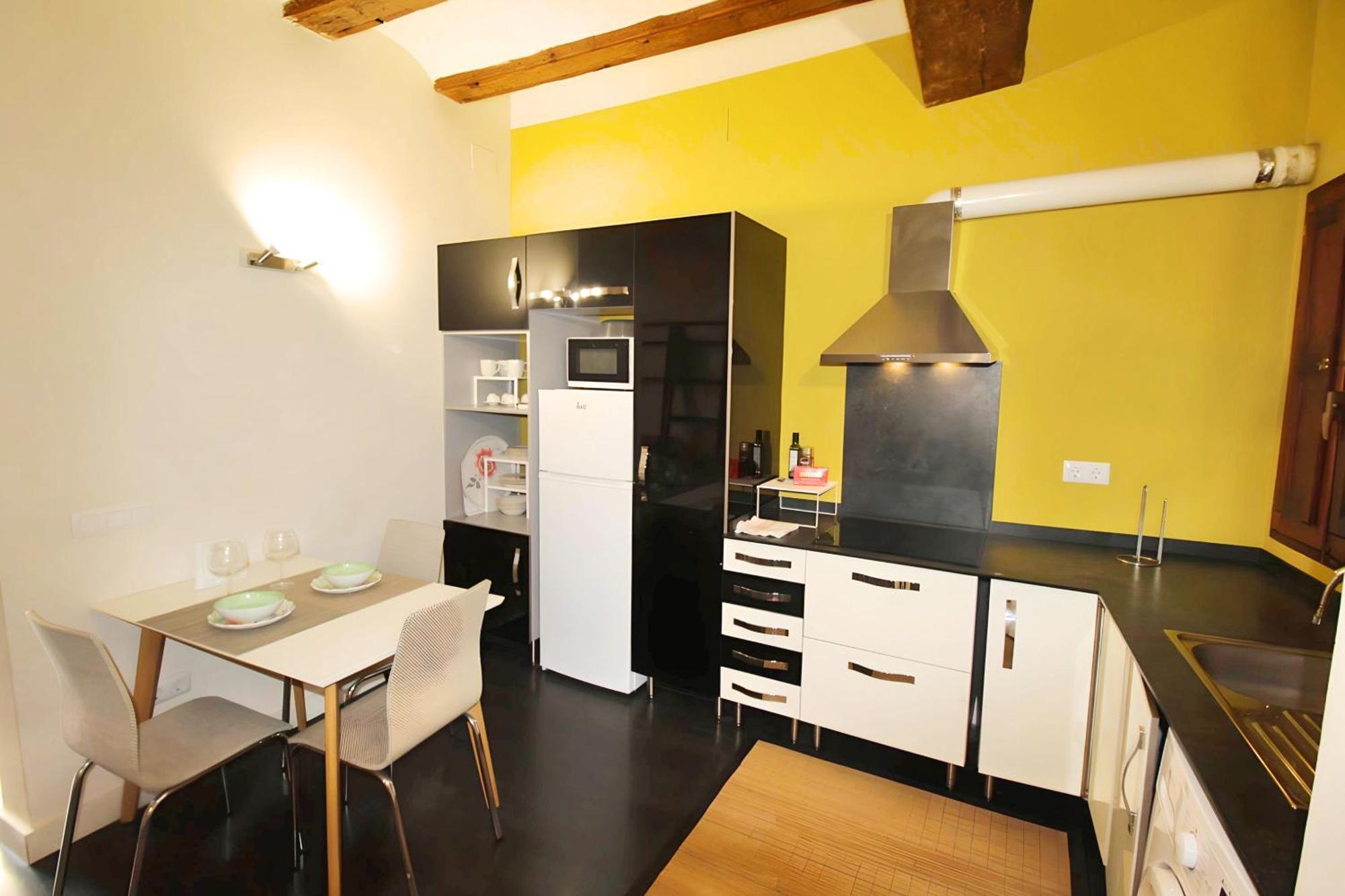 Apartamento Reformado Cerca De La Plaza Redonda Valencia Luaran gambar