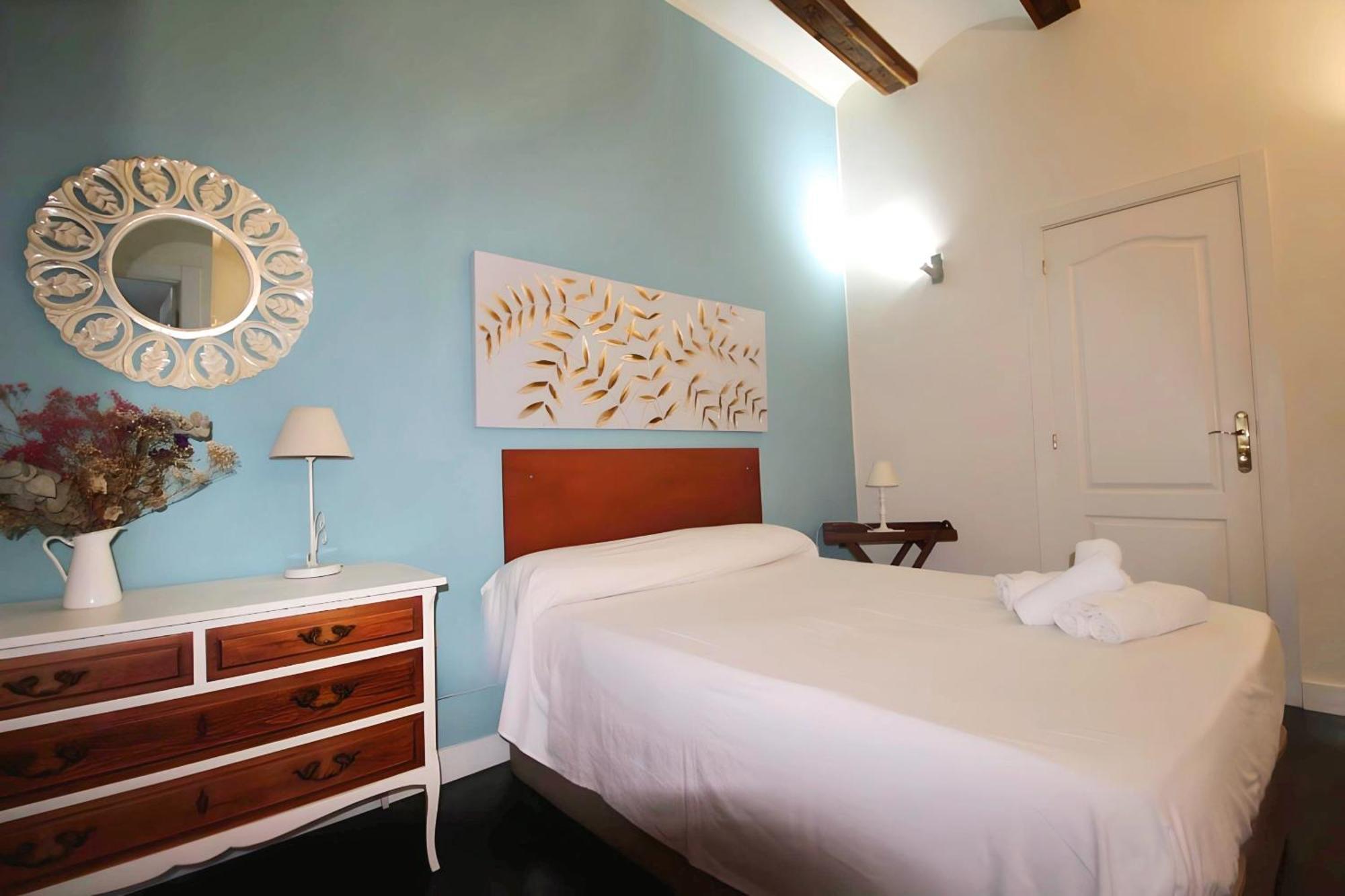 Apartamento Reformado Cerca De La Plaza Redonda Valencia Luaran gambar
