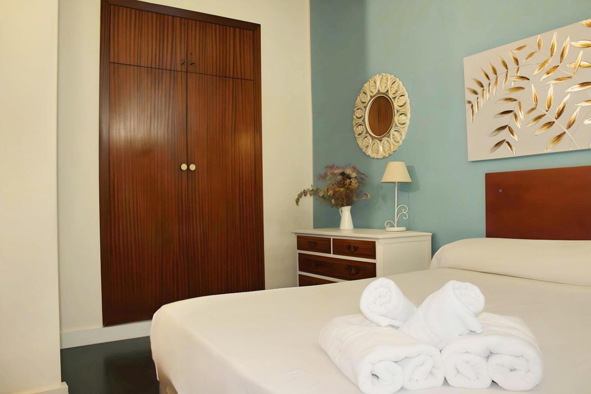 Apartamento Reformado Cerca De La Plaza Redonda Valencia Luaran gambar