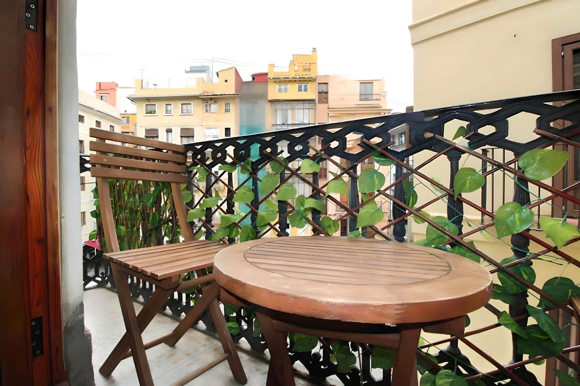 Apartamento Reformado Cerca De La Plaza Redonda Valencia Luaran gambar
